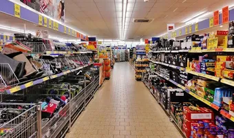 Πασχαλινό ωράριο: Ανοικτά την Κυριακή εμπορικά καταστήματα και σούπερ-μάρκετ