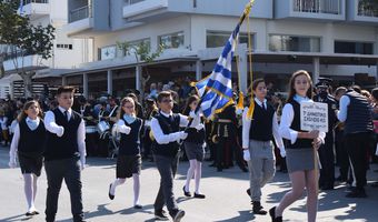 ΜΕ ΛΑΜΠΡΟΤΗΤΑ ΚΑΙ ΠΛΗΘΟΣ ΚΟΣΜΟΥ Ο ΕΟΡΤΑΣΜΟΣ ΤΗΣ 28ης ΟΚΤΩΒΡΙΟΥ ΣΤΗΝ ΚΩ