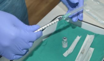 Κορωνοϊός – Κέρκυρα: Δεύτερο περιστατικό - Με παράλυση στα κάτω άκρα γιατρός μετά τη δεύτερη δόση εμβολίου 