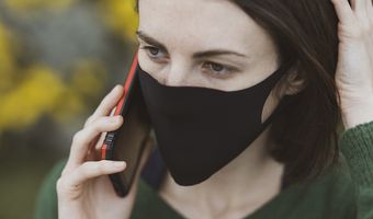 Υπουργείο Υγείας Γαλλίας: Οι πάνινες μάσκες δεν προστατεύουν