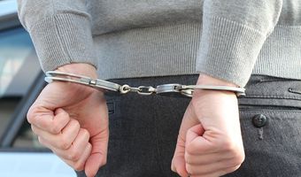 Χανιά: Συνελήφθη 34χρονος κτηνοτρόφος για βιασμό 14χρονης - Την εκβίαζε με βίντεο