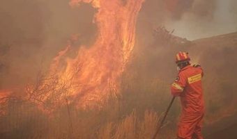 «Φλέγεται η Ελλάδα»: Τι μεταδίδουν τα διεθνή ΜΜΕ για τις πυρκαγιές στη χώρα μας