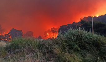 Φωτιά στην Κορινθία: Δεύτερο 24ωρο αγωνίας αλλά και σημάδια βελτίωσης - Στη μάχη τα εναέρια μέσα