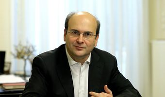 Υπ. Εργασίας: 15.000 ευρώ σε 4.000 νέους για δημιουργία start up μέσω Google 