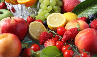 Αυτά είναι τα 5 φρούτα που βοηθούν στη μείωση της χοληστερίνης