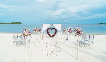 Αυτά είναι τα 7 ελληνικά νησιά που επιλέγουν οι ξένοι για να παντρευτούν