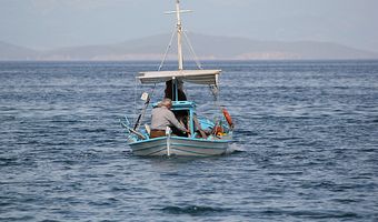 Κατάθεση μήνυσης κατά Υπουργών από τους αλιείς με βιντζότρατες