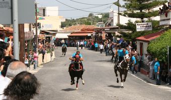 Δοκιμαστικές παρελάσεις των αλόγων στο Πυλί για τον εορτασμό του Αγ. Γεωργίου