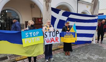 Ειρηνική συγκέντρωση διαμαρτυρίας στην Κω κατά του πολέμου στην Ουκρανία (φωτο - βίντεο)