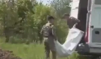 Ουκρανία: Πληροφορίες ότι βρέθηκε ομαδικός τάφος με 440 πτώματα (με δεμένα τα χέρια)