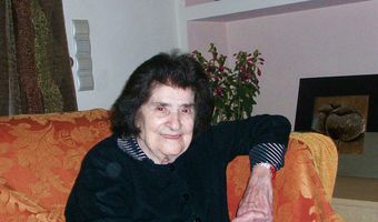 Αφιέρωμα στην Άννα Καραμπεσίνη, με αφορμή τα 4 χρόνια από τον θάνατό της