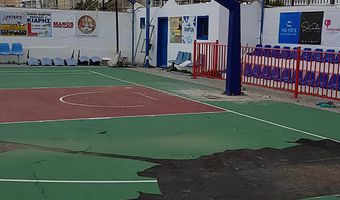 Σε άθλια κατάσταση το γήπεδο μπάσκετ στην Καρδάμαινα – Τι δηλώνουν Γ. Πίτσης & Γ. Πασσανικολάκης