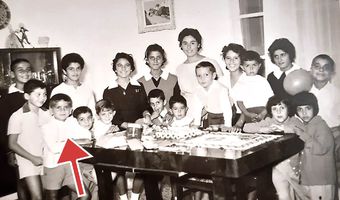 Φωτό από τα παιδικά χρόνια στην Κω του νέου υπηρεσιακού Πρωθυπουργού Ιωάννη Σαρμά