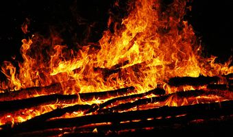  Φωτιές: Στους Δήμους η μέριμνα για τον καθαρισμό των οικοπέδων – Το πρόστιμο για τις περιπτώσεις μη συμμόρφωσης 