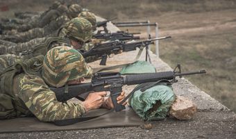 Ασπρόπυργος: Υπαξιωματικός άνοιξε πυρ στην Β’ Μοίρα Αλεξιπτωτιστών