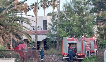 Συμβαίνει τώρα: Φωτιά σε (κλειστό) ξενοδοχείο στο Ψαλίδι