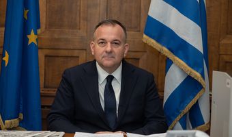  Γιάννης Παππάς: “Το φως θα νικήσει το σκοτάδι” 