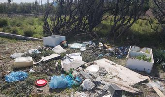 Ογκώδη απορρίμματα, σκουπίδια, λέμβοι και γιλέκα στον υδροβιότοπο Κω 