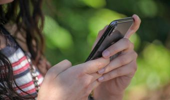 EΟΠΥΥ: Προσοχή σε παραπλανητικά SMS προς ασφαλισμένους