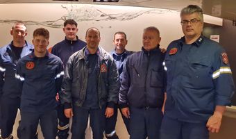 40 πυροσβέστες με 10 οχήματα μεταβαίνουν με πλοίο από τον Πειραιά στη Ρόδο