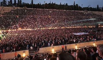 Κατάμεστο το Καλλιμάρμαρο στη συναυλία για τα θύματα των Τεμπών - Γροθιά στο στομάχι το νέο τραγούδι του Φοίβου Δεληβοριά 