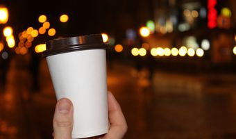 Ο καφές γίνεται... πολυτέλεια: Αύξηση 50% στη διεθνή τιμή του – Μία “ανάσα” από τα 3 ευρώ ο καφές στο χέρι