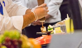 Στη φυλακή οδηγείται ο γνωστός τηλεοπτικός σεφ που συνελήφθη για φοροδιαφυγή και μη απόδοση ΦΠΑ