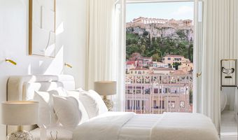 Συνεχείς διακρίσεις για το THE DOLLI της Grecotel - Βραβεύθηκε με 2 χρυσά κλειδιά από τον παγκόσμιο οδηγό Michelin