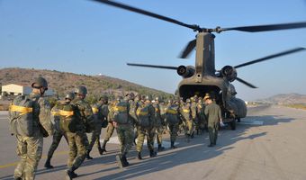 Με τη μισθοδοσία του Οκτωβρίου η πρεμιέρα αυξήσεων για ‘Ενοπλες Δυνάμεις και Σώματα Ασφαλείας – Αναλυτικά παραδείγματα