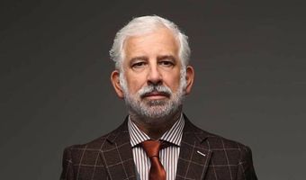 Π. Φιλιππίδης: Ένοχος μεν ελεύθερος δε – Τρία χρόνια φυλακή με αναστολή για δύο απόπειρες βιασμού