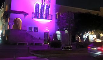 Στα ροζ «ντύθηκε» το Δημαρχείο Κω για τον μήνα του καρκίνου του μαστού
