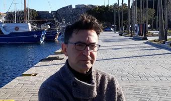 Δημοσίευση στο λογοτεχνικό περιοδικό "Χάρτης" κειμένων από το ανέκδοτο βιβλίο του Κώου Β. Πη "Τα νησιά ΙΙΙ"