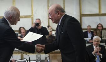 Aπονομή τιμητικής διάκρισης στον κ. Νίκο Στ. Μανούση από την Ακαδημία Αθηνών