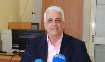K. Kαϊσερλης: Στο παγκάκι του Κάστρου ο Θωμάς ήρθε για να μάθει για τα ογκώδη απορρίμματα