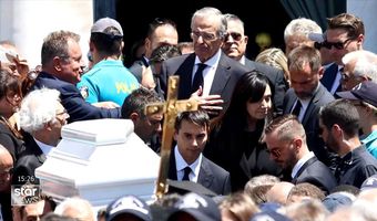 Συγκλόνισε ο Αντώνης Σαμαράς στον επικήδειο για την κόρη του: Ευχαριστώ τον Θεό που μας έδωσε αυτό το δώρο έστω για 34 χρόνια