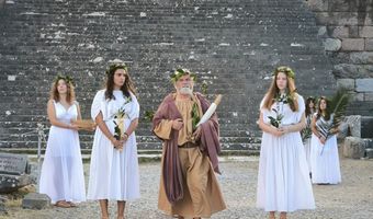 Η Ηλέκτρα και η Δήμητρα ταξίδεψαν από την άκρη της γης για να δώσουν τον όρκο του Ιπποκράτη στην Κω
