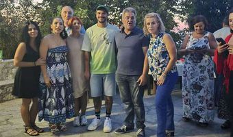 Το Σάββατο 28/6 θα προβληθεί η εκπομπή του Άκη Πετρετζίκη με το αφιέρωμα στην Κω
