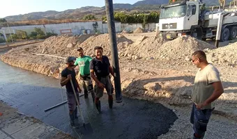 Πέφτουν τα μπετά στο Ποδηλατοδρόμιο της Κω στο γήπεδο Φιλίνος