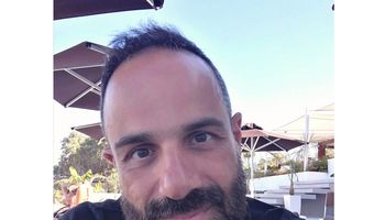 Σοκ στη Ρόδο: «Έσβησε» ξαφνικά στα 47 του ο Βασίλης Γιαννακάκης – Πάγωσε το νησί ο θάνατός του