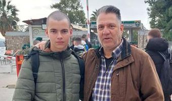 Η σπαρακτική ανάρτηση του πατέρα του 19χρονου Ραφαήλ που σκοτώθηκε από χειροβομβίδα – «Ήρωας και αθάνατος»