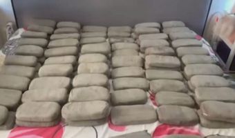 ΑΑΔΕ – Η μεγαλύτερη κατάσχεση KHAT: Μισός τόνος ναρκωτικών αξίας 1.500.000 ευρώ εντοπίστηκε στο Ελ. Βενιζέλος