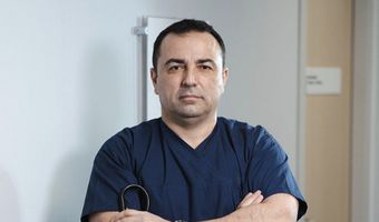 Δημόσιες ευχαριστίες προς τον Επεμβατικό Καρδιολόγο Μιχάλη Ιωάννου Κουτούζη Διευθυντή της Z’ Καρδιολογικής Κλινικής του Νοσοκομείου ΥΓΕΙΑ