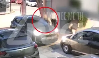 Σοκαριστική επίθεση στο Ίλιον: Οδηγός γρονθοκόπησε γυναίκα μπροστά στο παιδί της (vid)