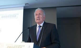 Δ. Αβραμόπουλος: Είναι μια μπούρδα η ιστορία – Υπάρχει μίζα που φορολογείται;    