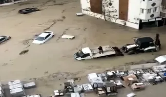 Εικόνες βιβλικής καταστροφής στην Τουρκία: Γειτονιές πνίγηκαν σε τόνους λάσπης από τις φονικές πλημμύρες