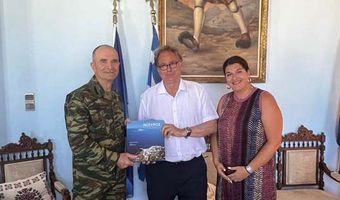 ΕΠΙΣΚΕΨΗ ΤΟΥ ΑΡΧΗΓΟΥ ΓΕΣ ΚΑΙ ΤΗΣ ΣΤΡΑΤΙΩΤΙΚΗΣ ΗΓΕΣΙΑΣ ΣΤΗ ΝΙΣΥΡΟ