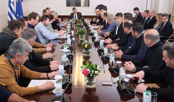 Οι ανακοινώσεις του Πρωθυπουργού μετά τη μαραθώνια συνάντηση με τους αγρότες – Αυτές είναι οι επιπλέον βελτιώσεις στα μέτρα ενίσχυσης