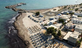 Πλύσιμο του παραλιακού μετώπου Μαστιχαρίου το πρωί της Πέμπτης 9/7