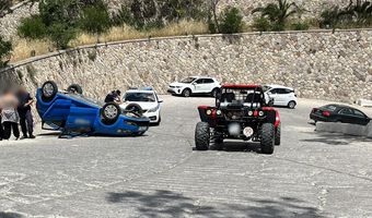 Tροχαίο ατύχημα στην Κέφαλο – Αναποδογύρισε ενοικιαζόμενο αυτοκίνητο