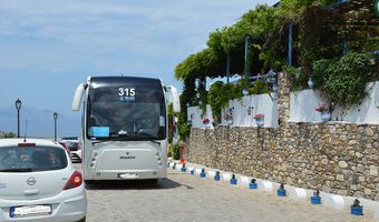 Οδηγοί τουρ. λεωφορείων για Ζιά: Πόσες "συσκέψεις" ακόμα μέχρι το ατύχημα;